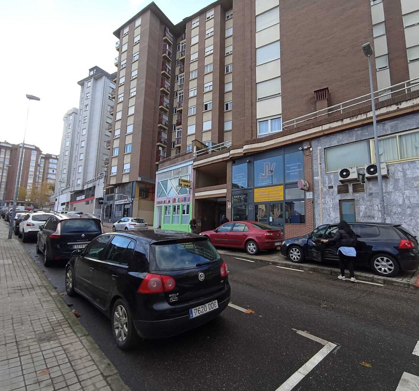 Plaza de garaje cerrada en Las Viñas