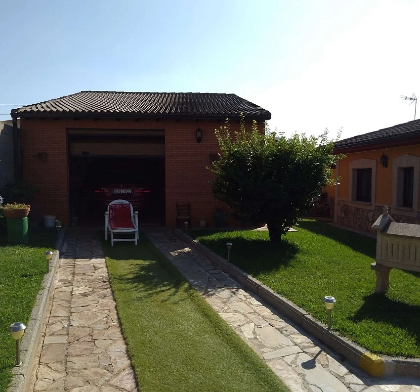 Chalet independiente en Andavias