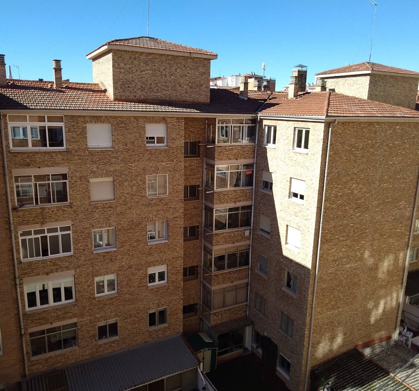 Piso Cardenal Cisneros, Tres Cruces