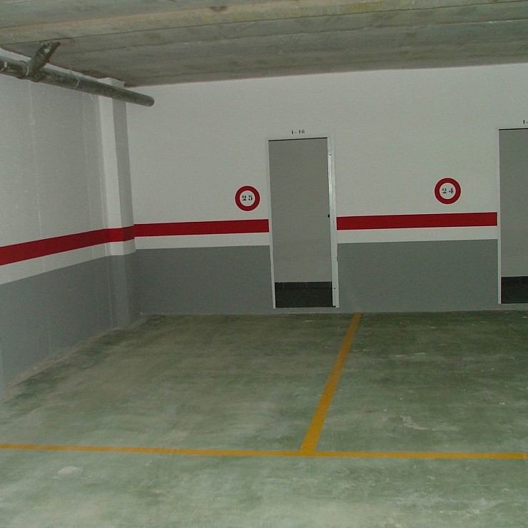 GARAJE Y TRASTERO