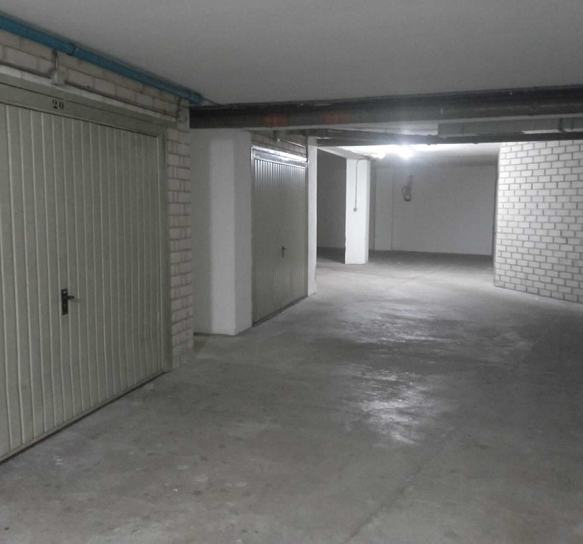 Plaza de garaje cerrada en Las Viñas