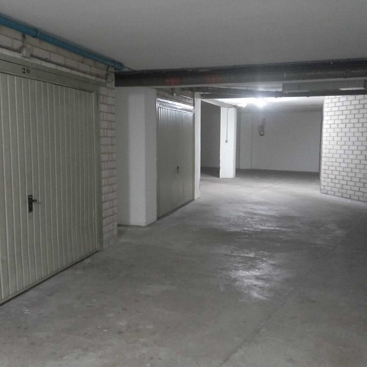 Plaza de garaje cerrada en Las Viñas