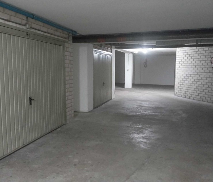 Plaza de garaje cerrada en Las Viñas